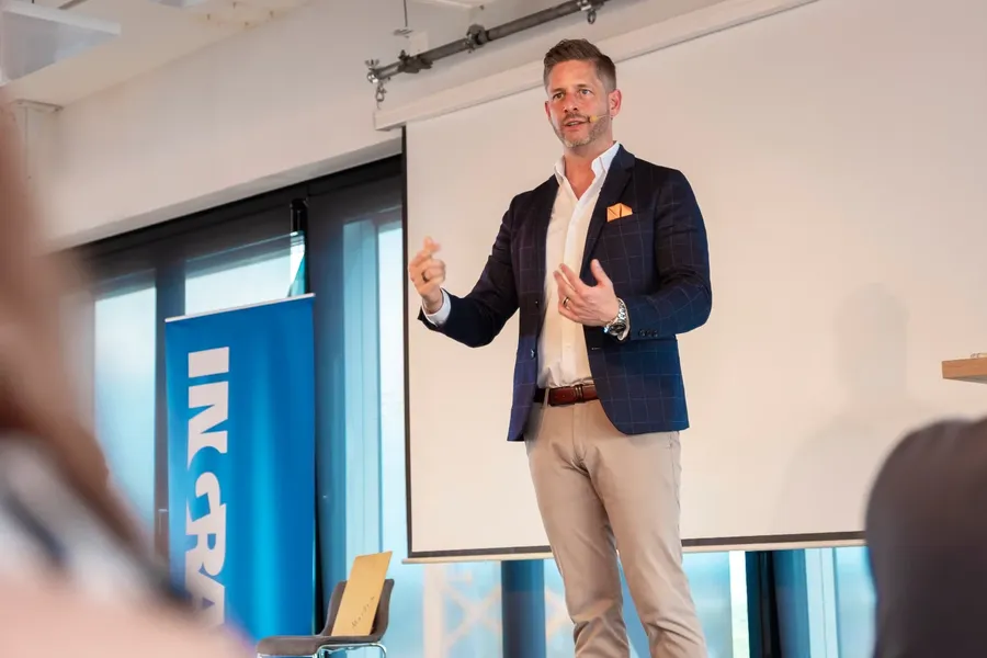 The No 1 Munich Keynote Speaker Dr. Florian Ilgen at the Ingram Micro Event at Upside East